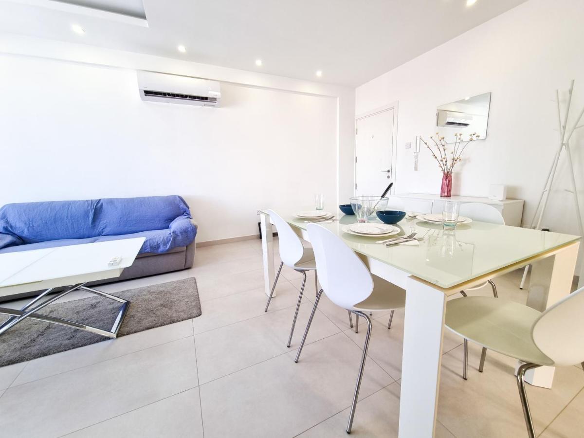 דירות לרנקה Seaside Elegance Retreat מראה חיצוני תמונה