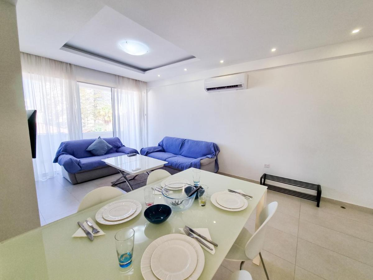 דירות לרנקה Seaside Elegance Retreat מראה חיצוני תמונה